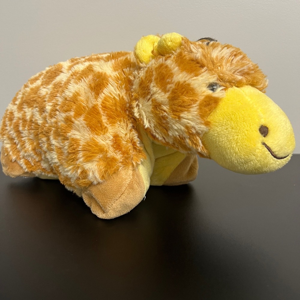 Pillow‎ Pets Pee-Wees Giraffe Plush Travel Size Stuffed Animal Yellow